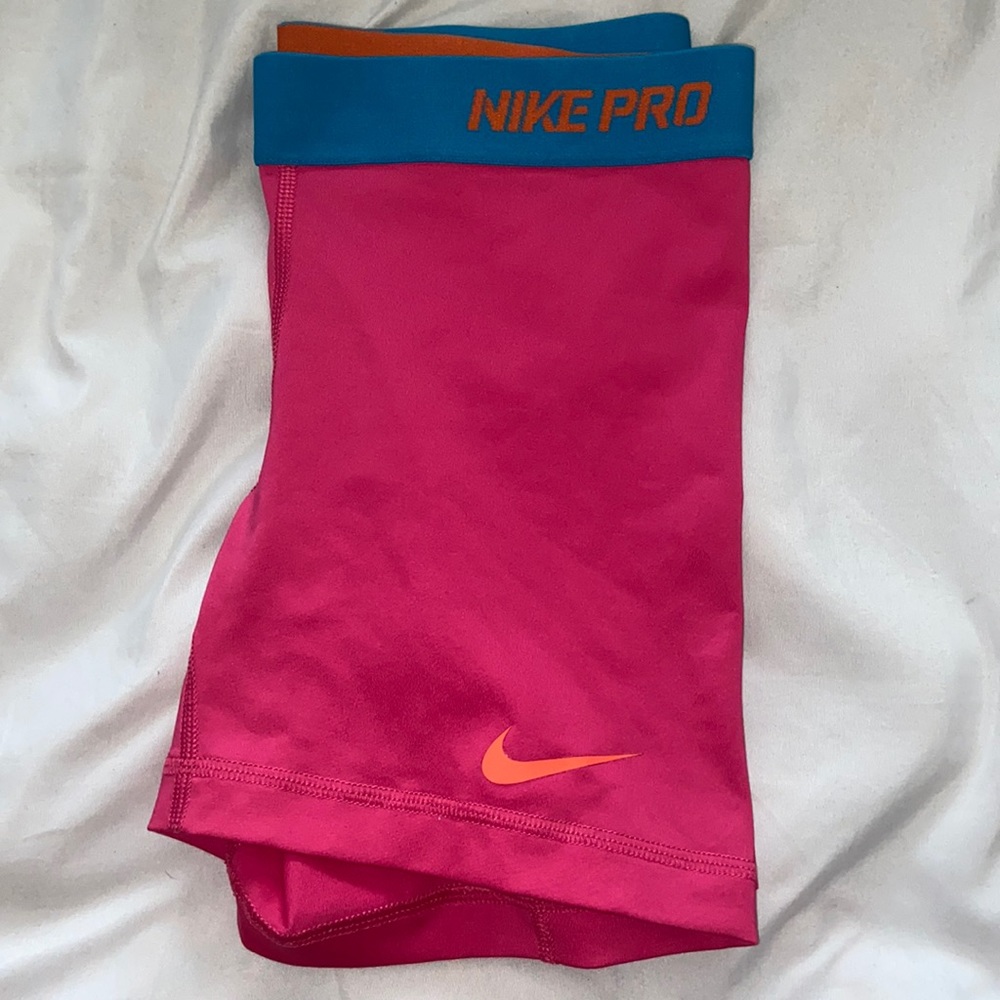 Nike pros adult small